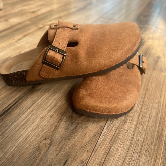 Time and Tru camel color Boston style clogs - Picture 2 of 3